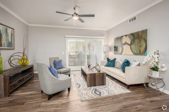 2BR, 2BA - 1060SF - Living Room