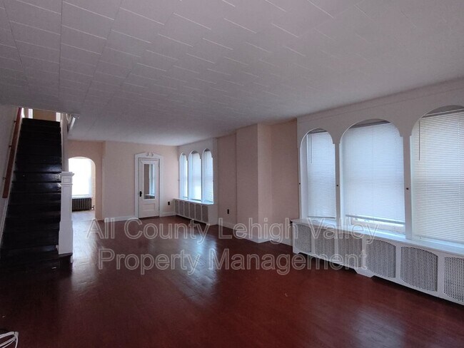 Photo - 226 E Ettwein St