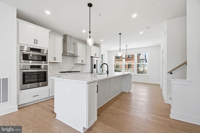 Photo - 10235 Dalmatian St