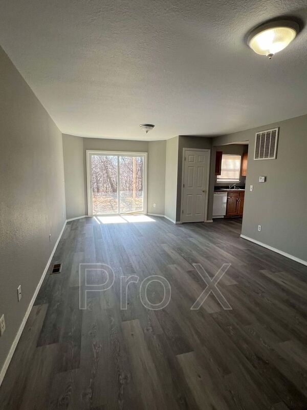 Photo - 2216 E 8th St Unit 2216 E 8th St 4