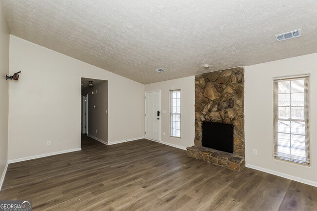 Photo - 1070 Salisbury Trail