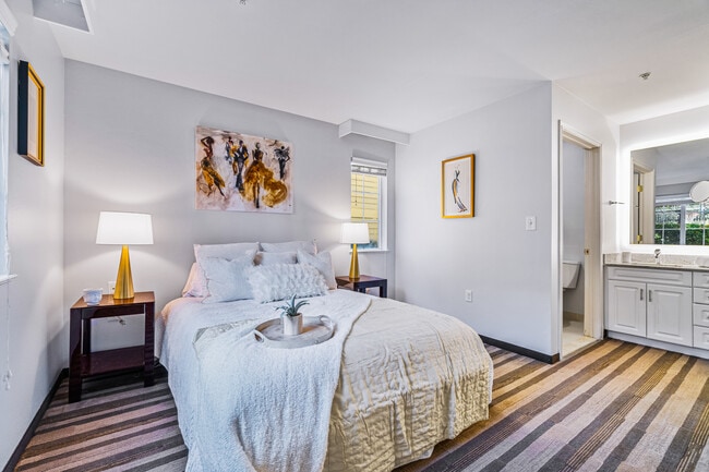 Photo - Bridgewater Court