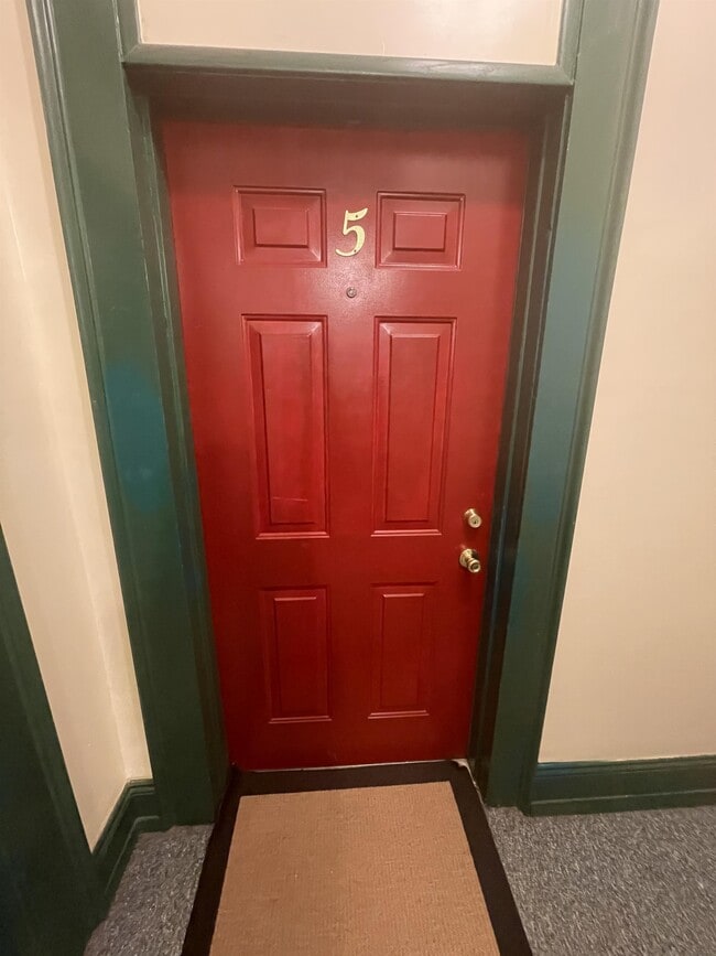 Photo - 416 E 2nd St