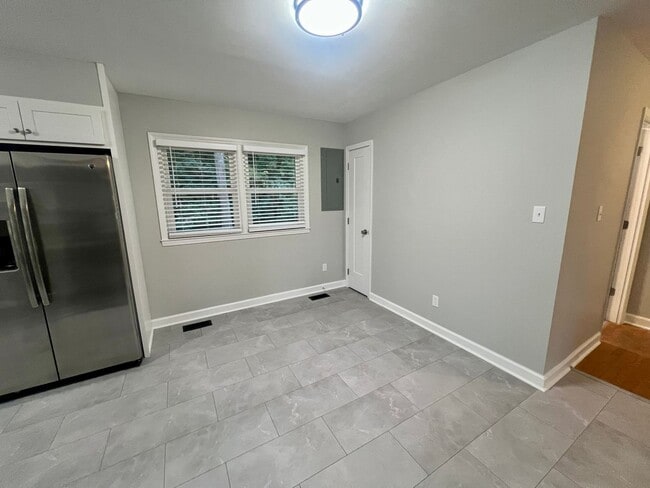 Photo - Lovely 3 Bedroom / 2 Bathroom Renovated Ranch Home for Rent