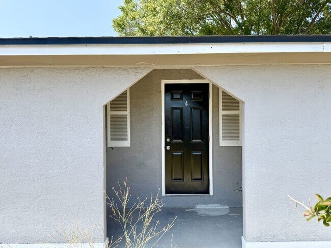 Photo - 932 22nd St S