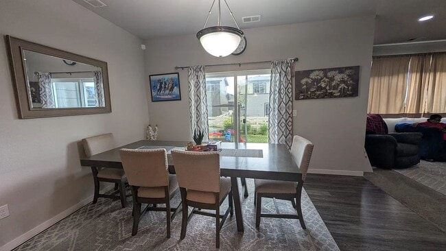 Photo - 2103 Mackinac St