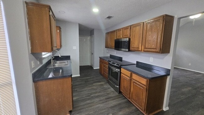 Photo - 6909 Club Creek Dr