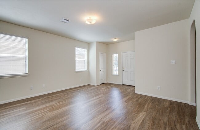 Photo - 10410 Solitude Way