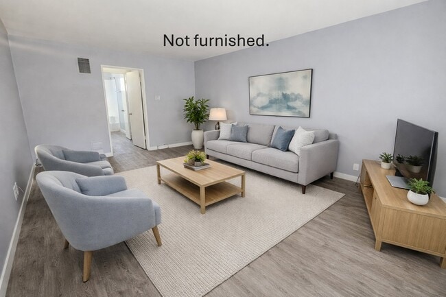 Building Photo - 545 Hayworth Ave