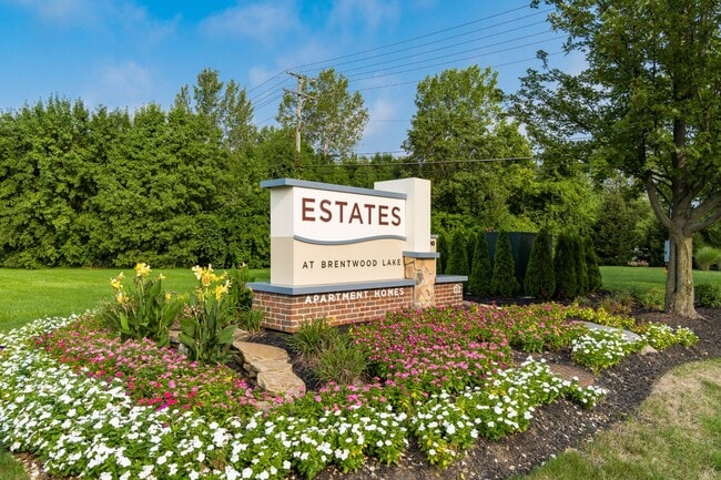 Estates at Brentwood Lake