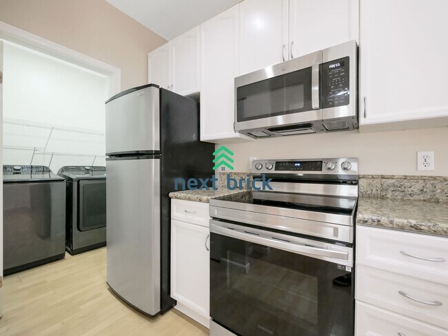 Photo - 2 Bed and 2.5 Bath Stunning Townhome is Av...