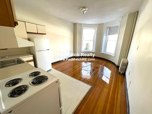 Photo - 1126 Commonwealth Ave