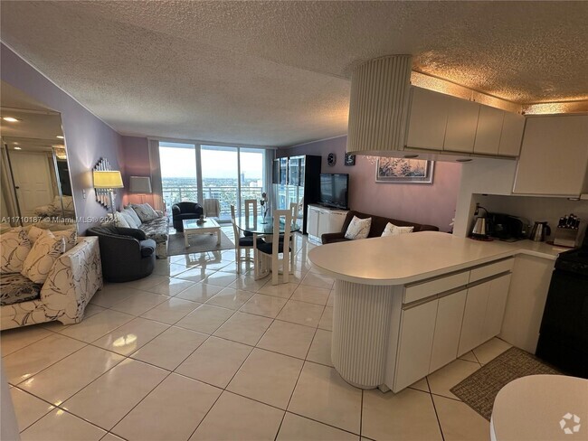 Building Photo - 2030 S Ocean Dr Unit 1903 Rental