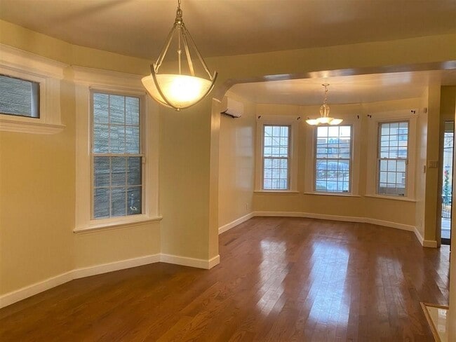 Photo - 13 Baldwin Ave