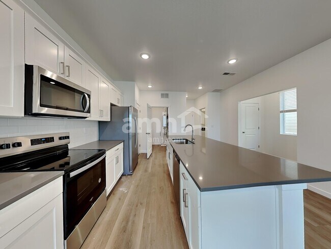 23702 E 3rd Pl