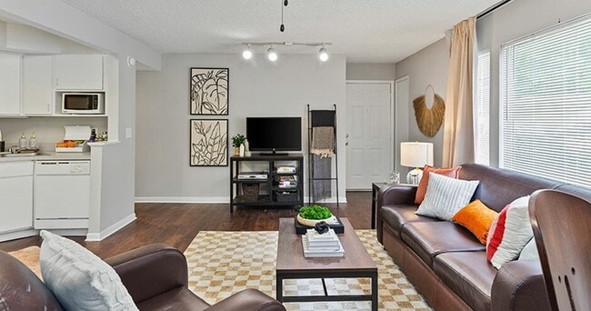 Model-Living-Room-04-Park-at-Athens-Lakeside-Athens-GA-5 - Arches On The Lake Student Living