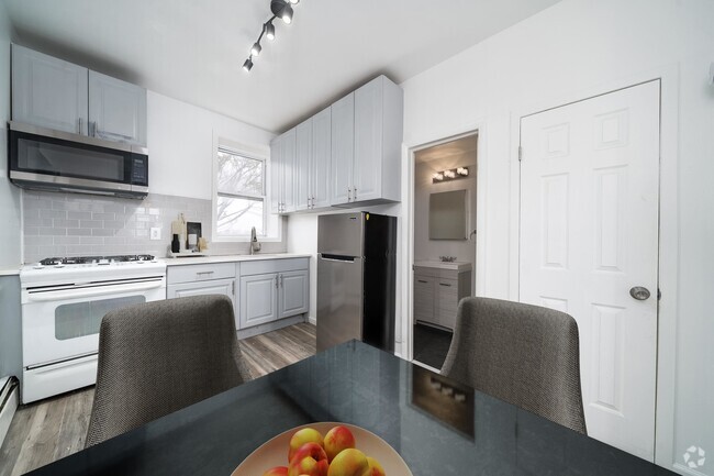 Building Photo - 310 Paterson Plank Rd Unit 5A Rental