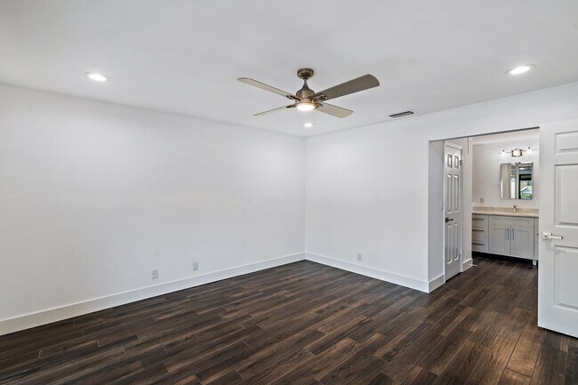 Photo - 131 Palm Ave