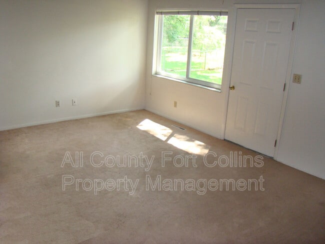 Photo - 1623 Larch St