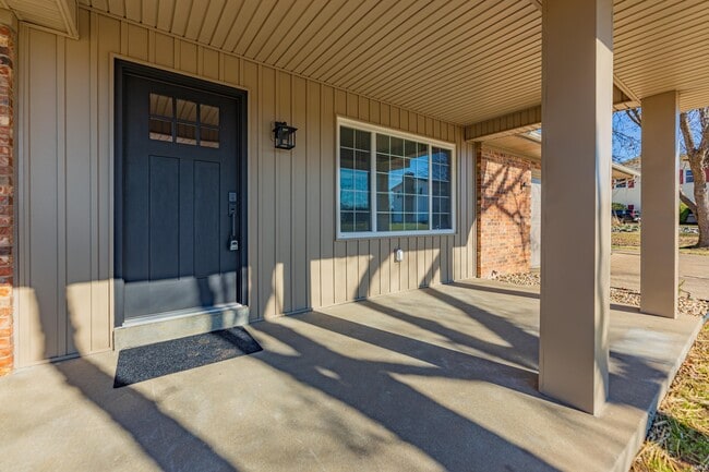 Photo - 441 Lawrence Dr