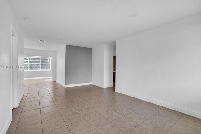 Building Photo - 3171 NW 16th St Rental