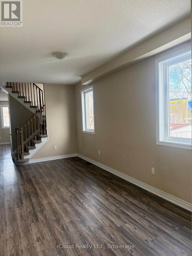 Photo - 294 Pine Ave