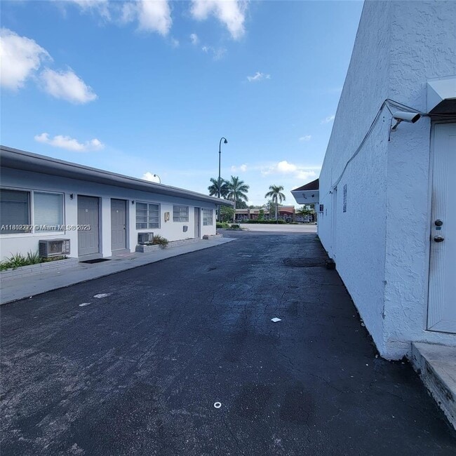 Photo - 6300 Miramar Pkwy Apartment Unit 7