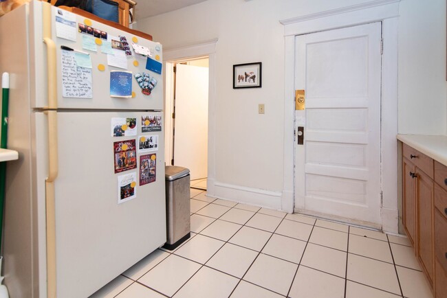 Photo - 419 W Franklin Ave Unit 1