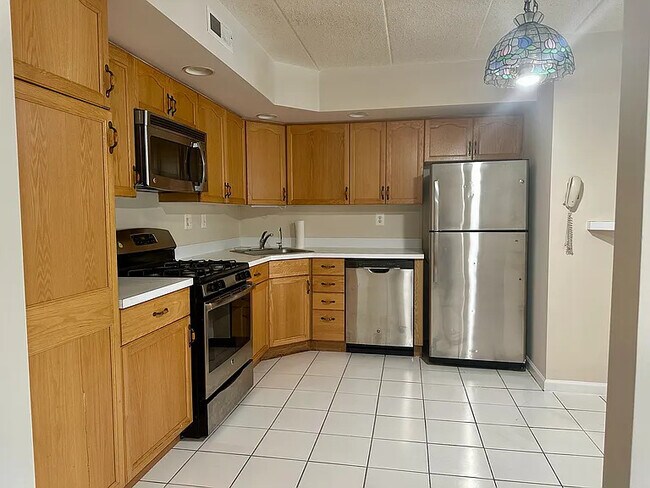 Kitchen - 1225 Norwalk Rd Condo Unit 29
