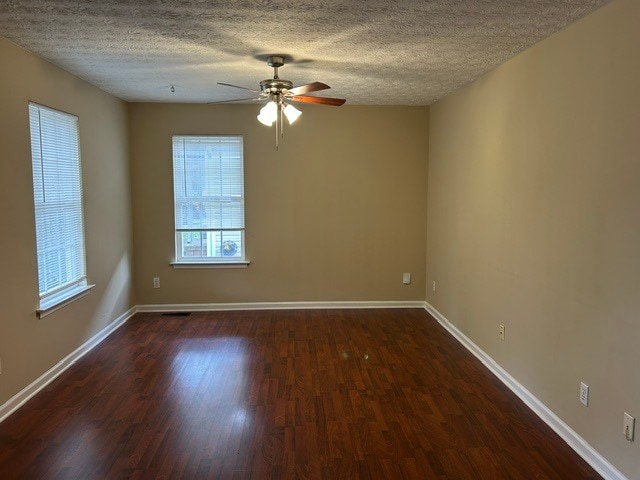 Photo - 224 Kendale St