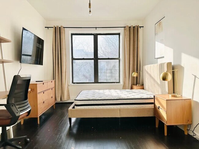 Photo - Furnished room/NOT APARTMENT Unit 2FL