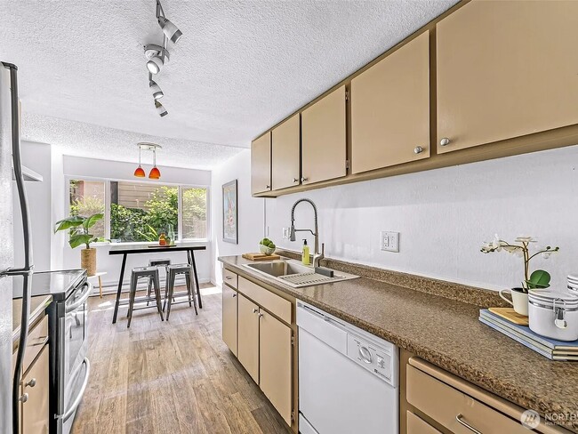 Photo - 1338 Orleans St Unit 1