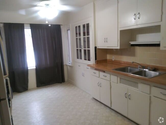 Building Photo - 8735 W Center St Unit #2 Rental