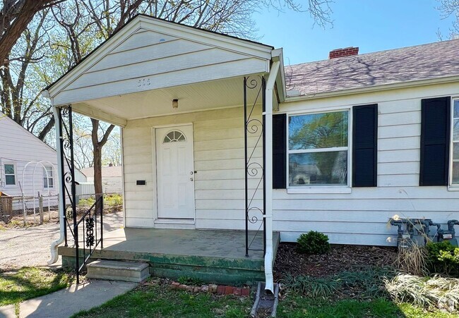 Building Photo - Charming 2-Bed Home in North Kansas City –...