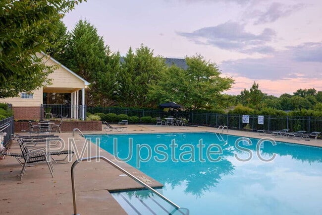 Photo - 457 Woodbark Ct