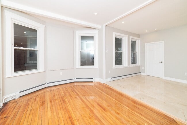 Photo - 232 Hanover St Unit #3