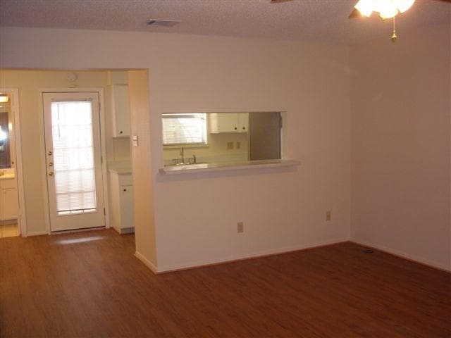 Photo - 8400 Jamestown Dr Unit 426