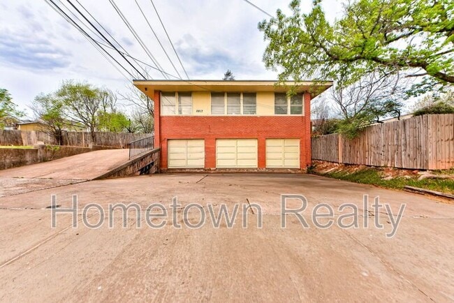 Building Photo - 2817 N Virginia Ave