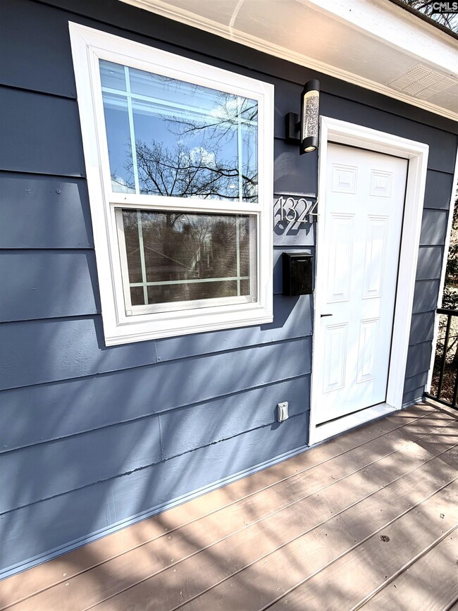 Photo - 1324 Lyon St