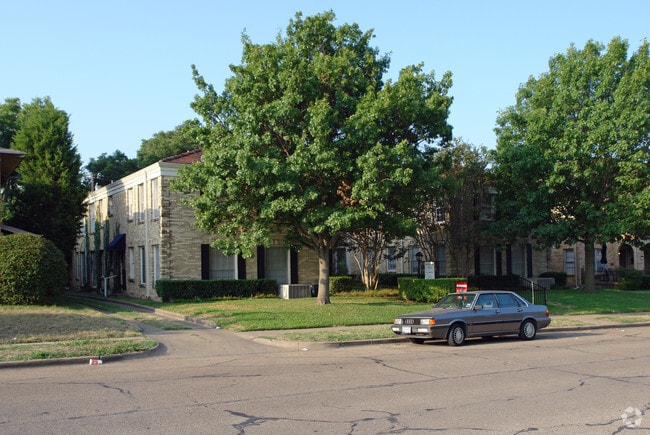 Photo - McCommas Place