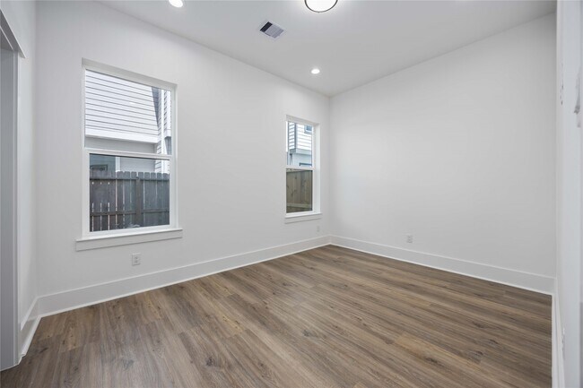 Photo - 1935 Knoll St