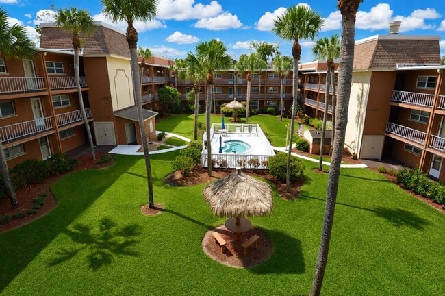 Photo - 12760 Indian Rocks Rd Unidad 570