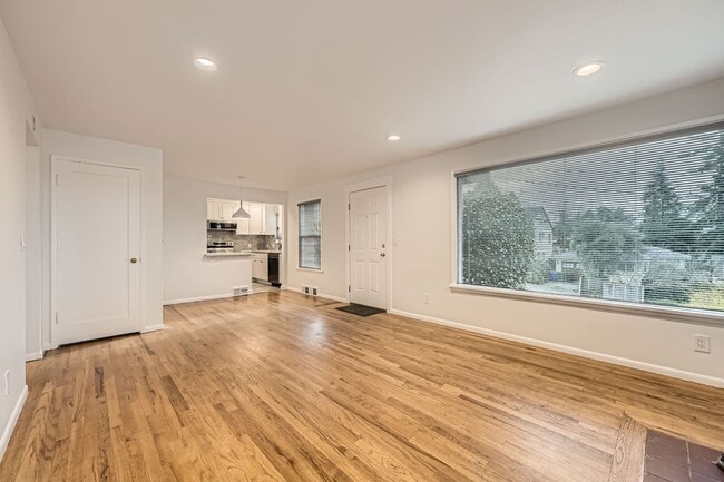 Photo - Updated 2bed/1bath Home with Attached Garage in Fremont!!
