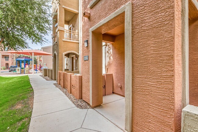 Photo - 900 S 94th St Unidad 1184
