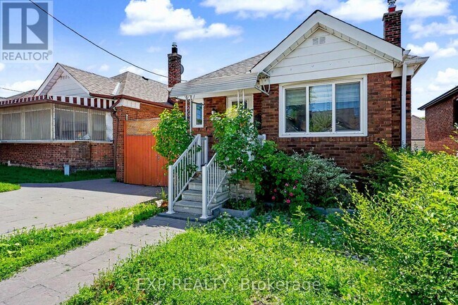 Photo - 1788 Keele St
