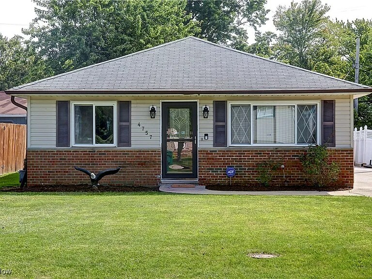 Photo - 4757 Marigold Rd