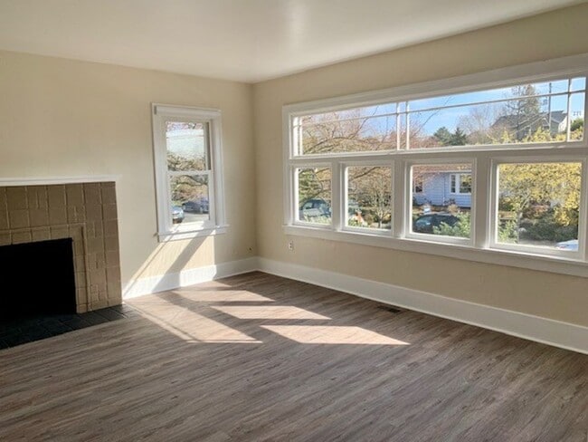 Photo - 7511 Jones Ave NW