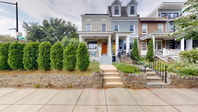 Photo - 1700 D St SE