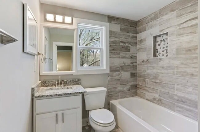 Photo - 2561 Sylvan Rd