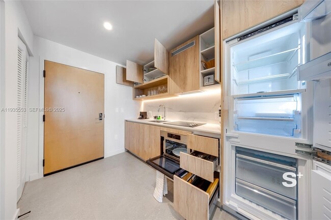 Photo - 11 NE 6th St Unit 1910